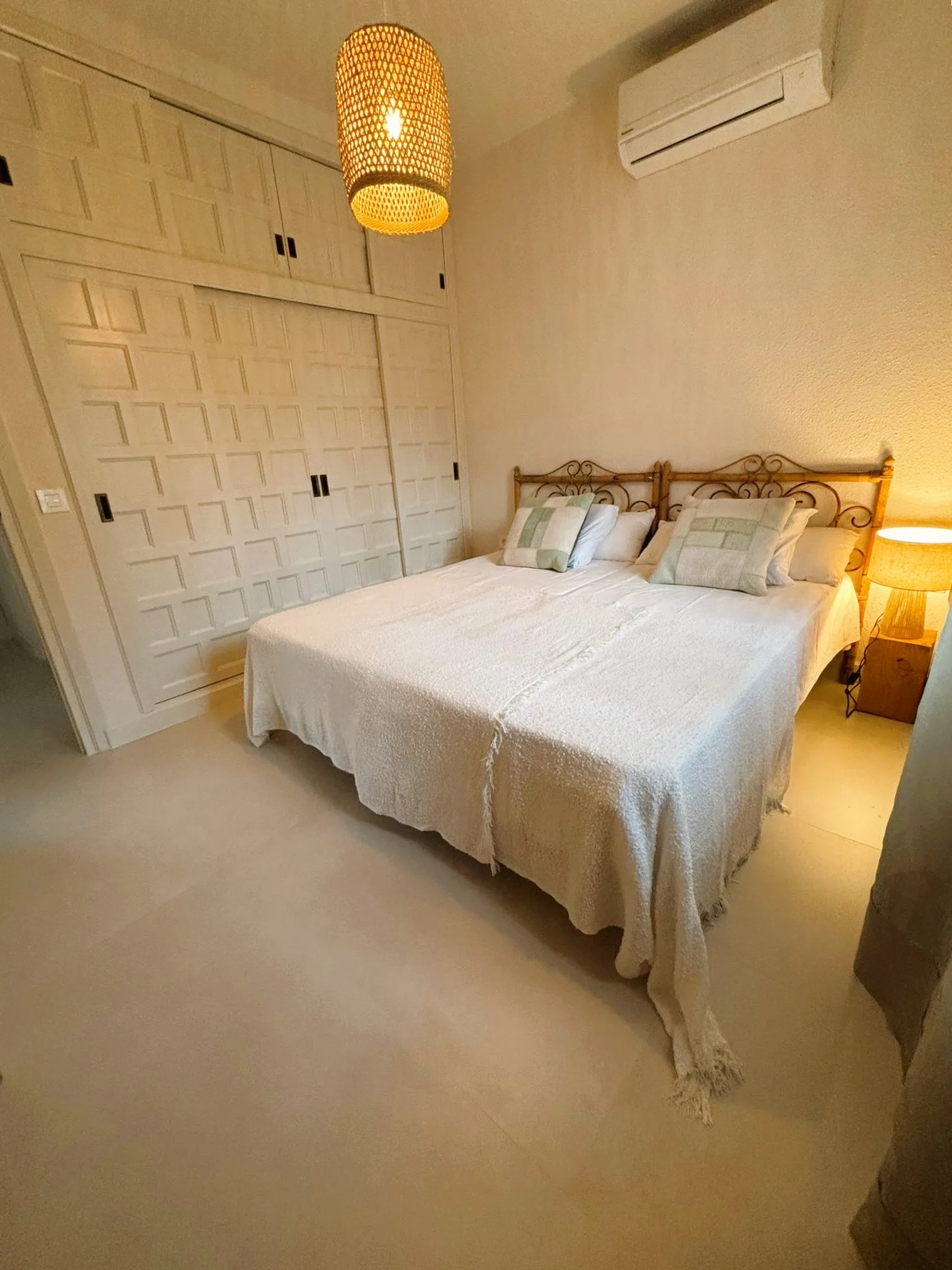 MORENO.SCHMIDT.CAMPOAMOR.A.10.024-21