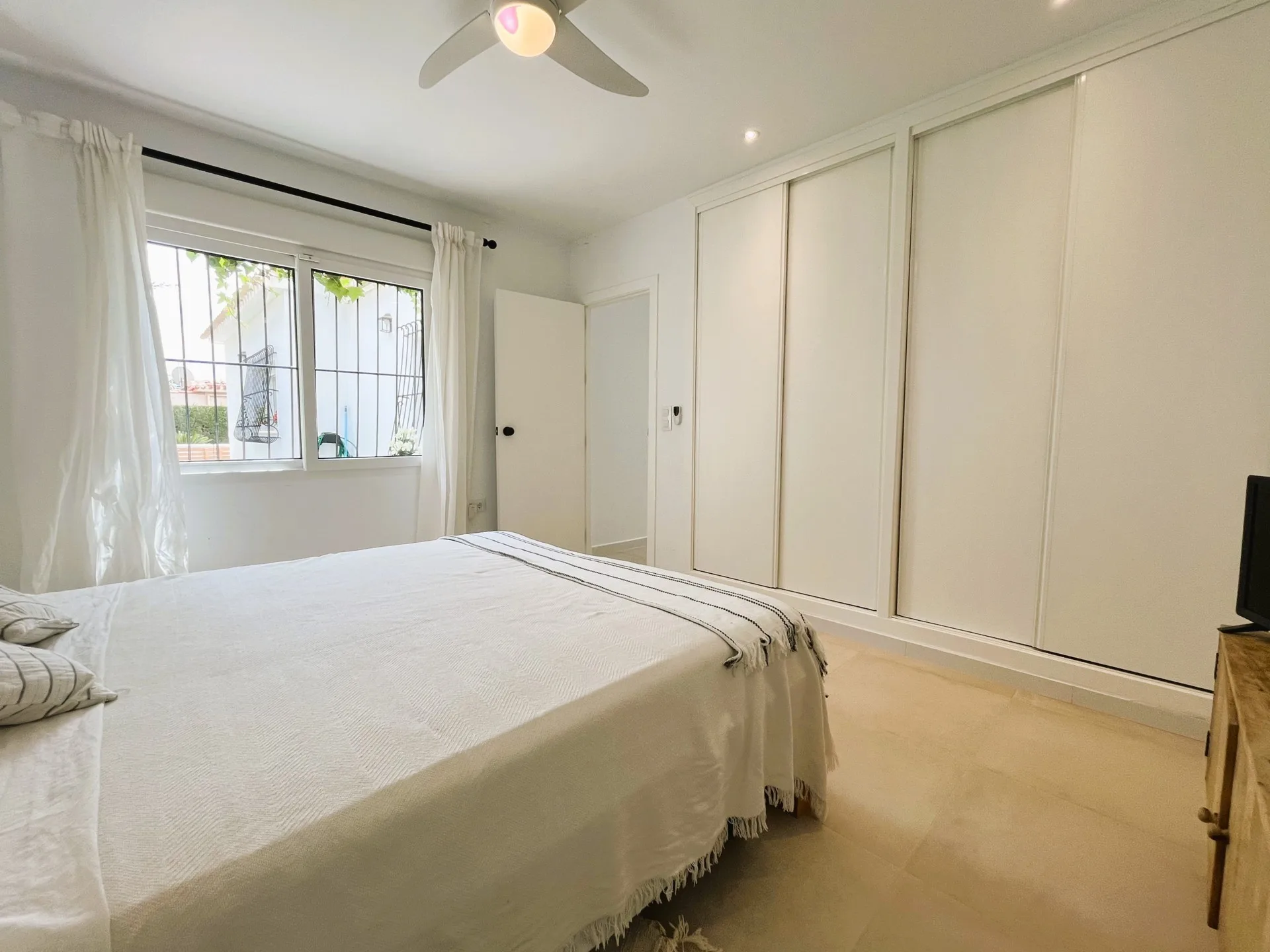 MORENO.SCHMIDT.CAMPOAMOR.M.156.010-24